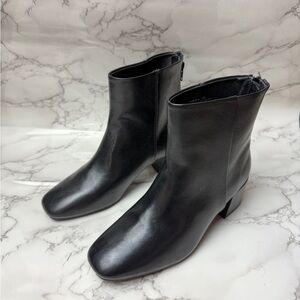 Women’s BareTraps Emilie W Black Leather Ankle Booties US Size 7W